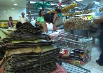 Los paquetes de hojas ‘‘volaron’’ de las neveras del supermercado