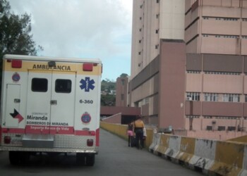 Ambos lesionados fueron trasladado al hospital por los bomberos
