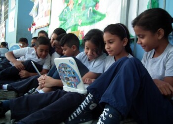 Solo algunos estudiantes gozan de los beneficios que ofrecen las Canaimitas