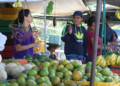 Usuarios compran menos fruta debido al aumento de los precios