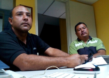 Carlos Quijano y Gerardo Bastidas, conductores de la línea Los Mirandinos.