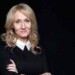 Rowling dio su bendición a la decisión: "ojos marrones, pelo rizado y muy inteligente. Nunca se especificó que la piel fuera blanca. A Rowling le encanta la Hermione negra"
