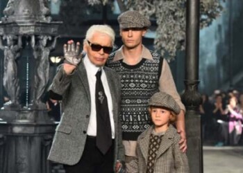 Chanel presentó un desfile en el mítico estudio 5 de Fellini en Cinecittà, en Roma, rindiendo homenaje a los artesanos de moda