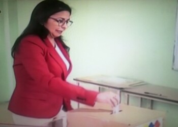 Rodríguez ejerció su derecho al voto en un centro electoral de la ciudad capital
