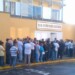 Retraso en la apertura de centros genera largas colas