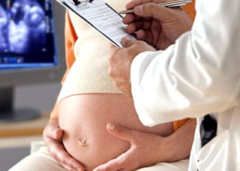 El riesgo de problemas obstétricos es tres veces superior en mujeres obesas, aumentan las tasas de aborto y de parto prematuro