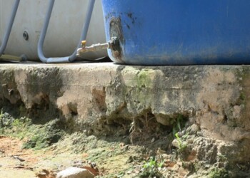 Contar con una gran cantidad de tanques de agua son la solución al problema de los vecinos