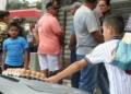 Tequeños hicieron su cola religiosamente para comprar huevos