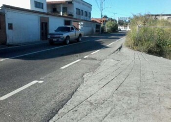 La vía principal es un paraíso para la delincuencia