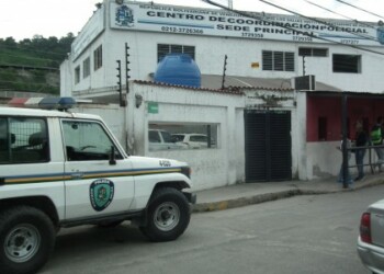 Puntos estratégicos implantados por los cuadrantes de seguridad arrojaron la aprehensión de ocho hombres y tres mujeres. ARCHIVO