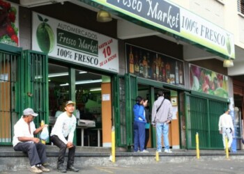 El comercio lució desolado