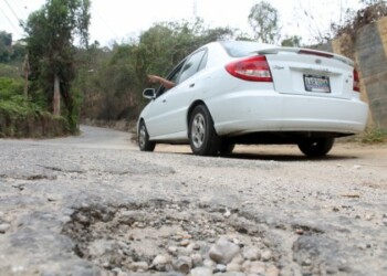 La vialidad está derrumbada