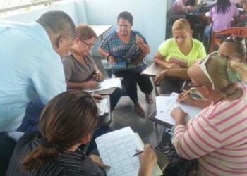 directivos y docentes compartieron los ajustes que se deben llevar a cabo en las instituciones educativas para mejorar el proceso.