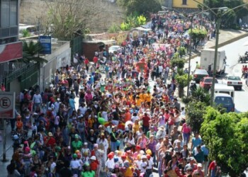 Unos 460 niños tomaron las avenidas y calles de la ciudad.
