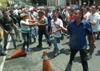 Frente al Consejo Legislativo de Miranda se registró el enfrentamiento.