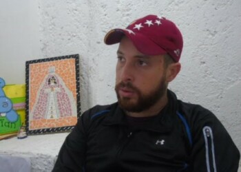 Jiménez: “Seguimos en la calle recogiendo la opinión de los vecinos y la gente quiere un cambio de gobierno”.