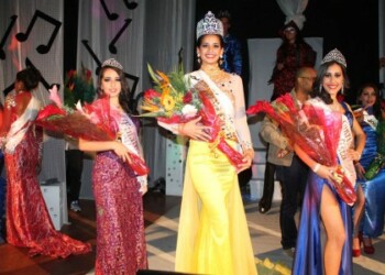 El cuadro final de las nuevas Reinas del Carnaval de Carrizal.