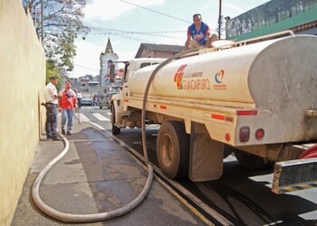 Buscan paliar carencias en el servicio de agua potable en el municipio.