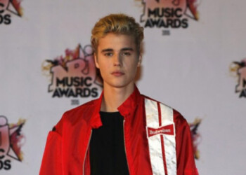 El canadiense Bieber actuará, junto al dúo electrónico Diplo y Skrillex, el tema "Where Are Ü Now" que le valió una nominación.