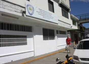Choros le quitaron las piezas valiosas y lo abandonaron entre los matorrales
