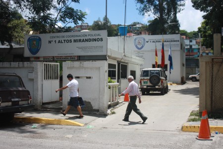 Comisiones policiales están tras la pista de los sujetos