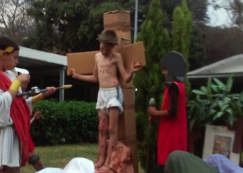 Estudiantes conmemoraron la pasión de Cristo
