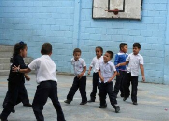 Estudiantes se preparan para el cierre de proyectos