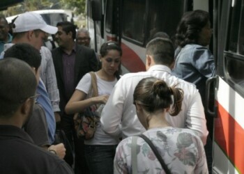 No sale humo blanco con transportistas en San Antonio de los Altos.