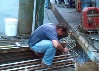 Le meten mano al alcantarillado en Los Teques.