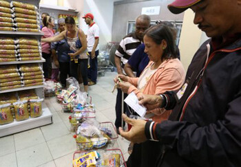 Un total de 1.871 toneladas de productos de primera necesidad se distribuyó este sábado mediante 565 jornada de venta de alimentos a nivel nacional.