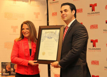 Houston, Texas (EE.UU.), el alcalde de la ciudad, Sylvester Turner, declaró el 12 de marzo como el “Día de la doctora Ana María Polo”.