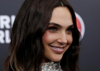 Israelí de treinta años, Gal Gadot proviene de una familia judía con raíces en Polonia, Austria, Alemania y la antigua Checoslovaquia.