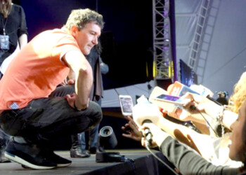 Antonio Banderas le dice
a Trump que el muro lo
construya él solo