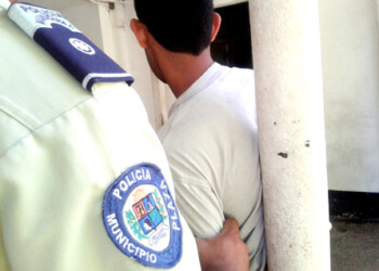 El detenido Osver José Rondón Hernández cuando era trasladado