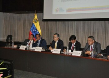 El nuevo sistema cambiario que aplicará Venezuela desde el jueves será dual con una tasa fija “protegida” de 10 bolívares por dólar y otra flotante que arrancará en 206 bolívares por dólar