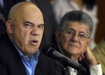 Mesa de la Unidad Democrática (MUD) calificó hoy de “insólita” la sentencia del Supremo que declara como inconstitucional la reforma de la Ley del Banco Central de Venezuela hecha hace un mes por la mayoría opositora de la Asamblea Naciona
