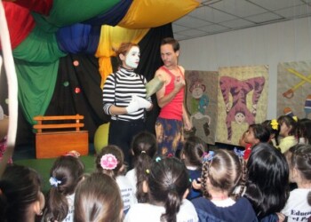 La carpa de los sueños hizo volar la imaginación de los escolares