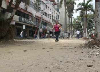 Vecinos indicaron que los trabajos debieron terminar en diciembre