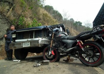 Ambos automotores sufrieron las consecuencias del impacto