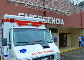 El conductor de la motocicleta derrapó y recibió un fuerte golpe en las inmediaciones de la citada avenida. ARCHIVO
