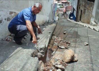 El bote de agua fue creado por labores de Hidrocapital hace ya 3 meses según lo señalado por los residentes