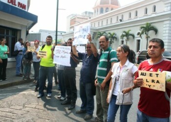 Trabajadores se apostaros en las avenidas por mejoras salariares