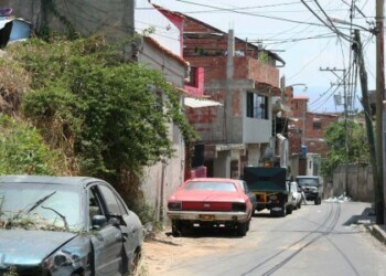 Vecinos de la mencionada localidad aseguraron que motorizados armados se han dado a la tarea de crear zozobra a punta de asaltos armados