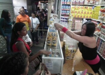 Se vendieron dos kilos de harina pan, leche y el producto diverso también de cada concesionario.
