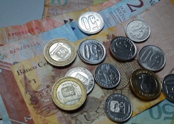 Las monedas y los billetes de Bs. 2 y 5 no son recibidos en entidades financieras