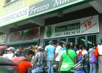 Un grupo de “vivos” intentó saquear el expendio en medio de la confusión