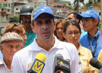 Capriles: “Esas viviendas no son de Nicolás Maduro, son de los venezolanos que las ocupan, por eso esta Ley tenemos que defenderla”.