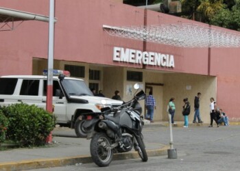 El trío de heridos fueron trasladados hasta el centro asistencial