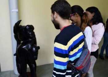 Muestra está abierta de martes a sábado de 9:00 am a 5:00 pm.