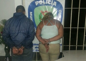 Detenidos quedaron identificados como Elena Milagro Rojas Márquez (36)y Alberto José González Iturve (32).